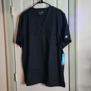 💥Brand New!💥 EON Men's Scrub Top - SIZE LG